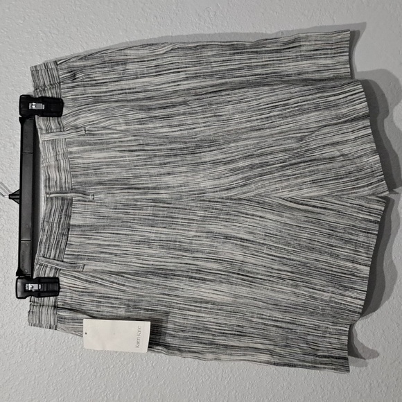 Karen Kane High Waist Pleated Shorts - Picture 5 of 9